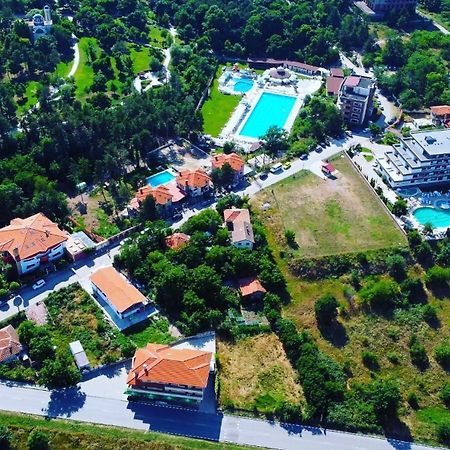 D Villa Mineralni Bani Exteriör bild