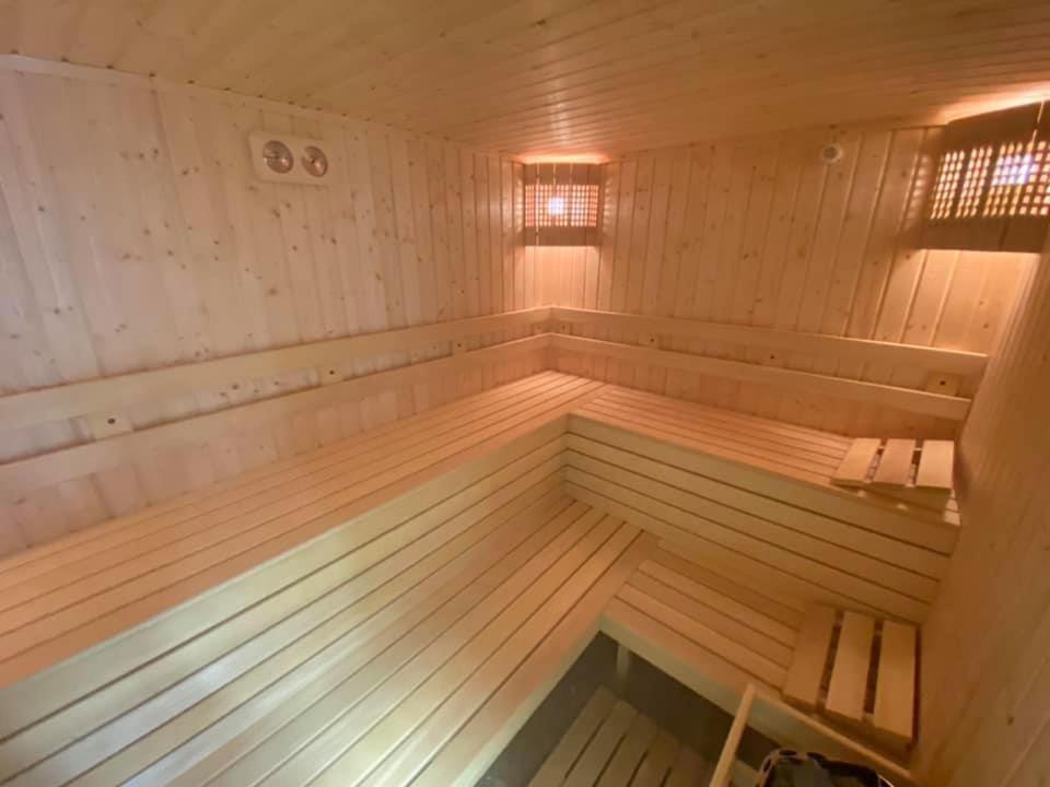 D Villa Mineralni Bani Exteriör bild