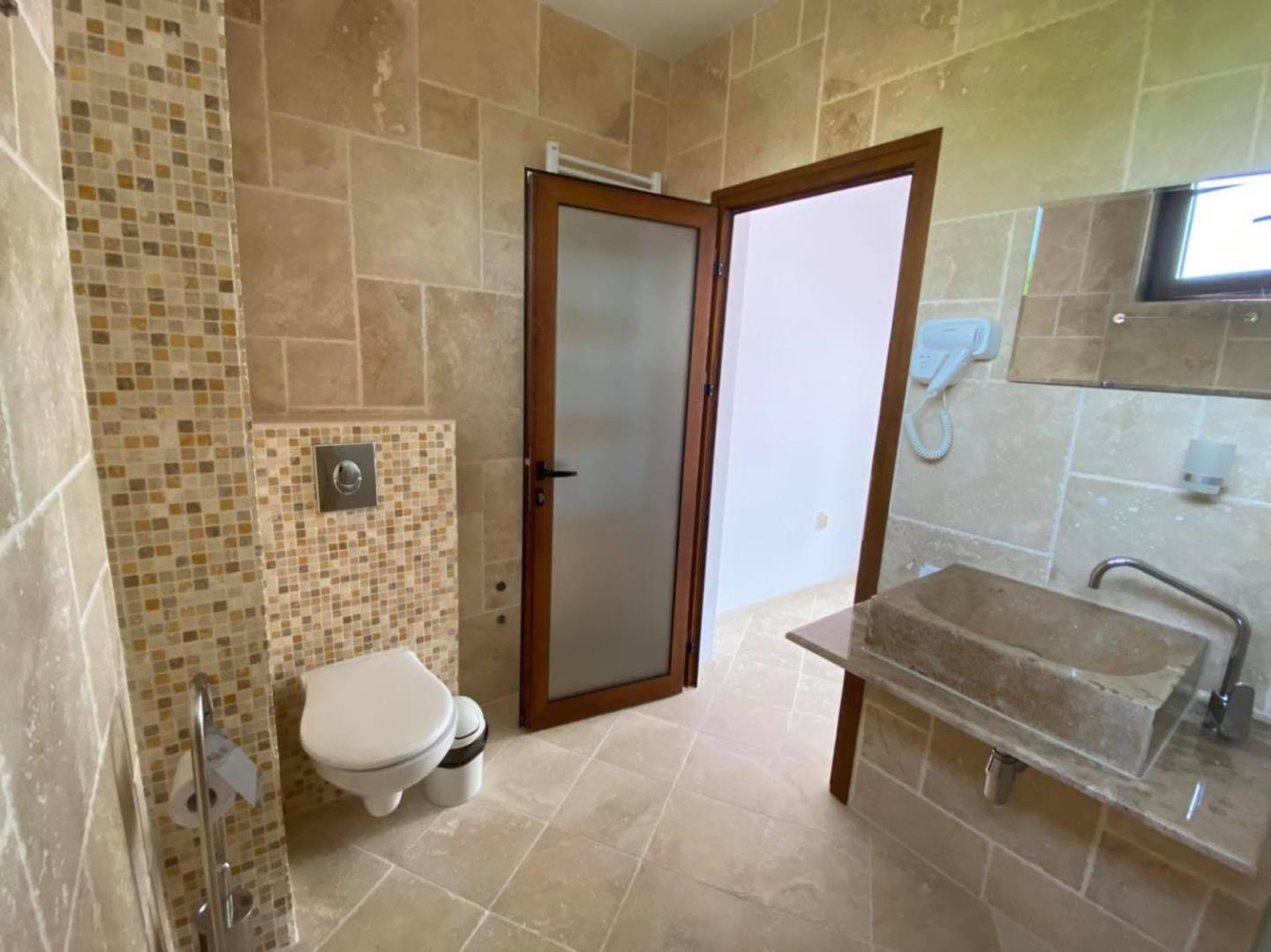 D Villa Mineralni Bani Exteriör bild